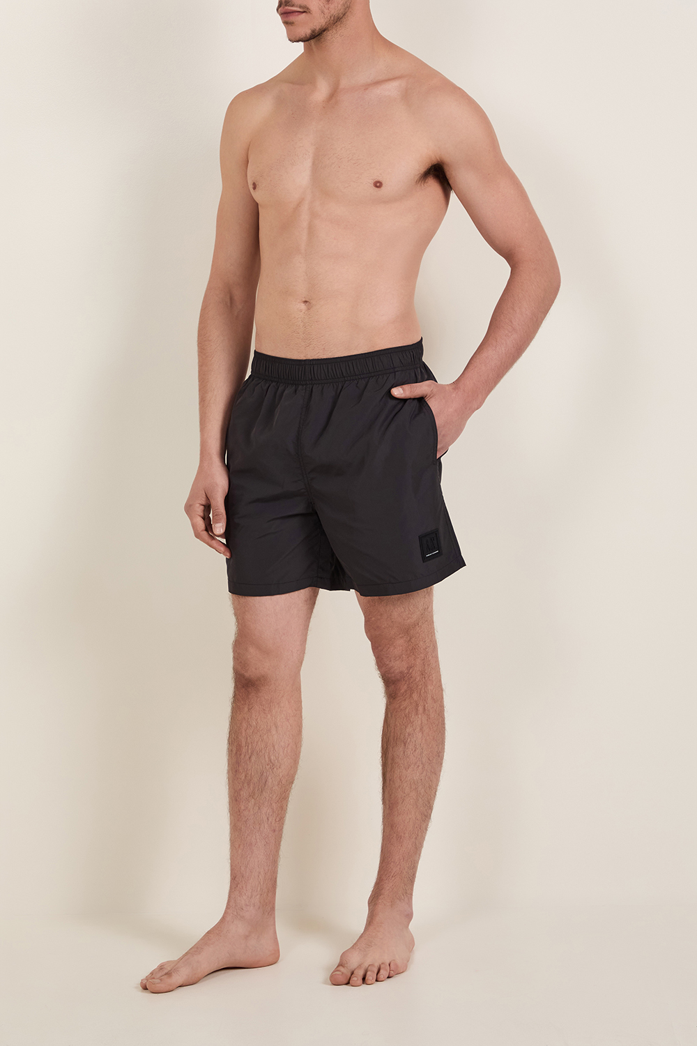 תמונת כל הלוק של מכנסי בגד ים